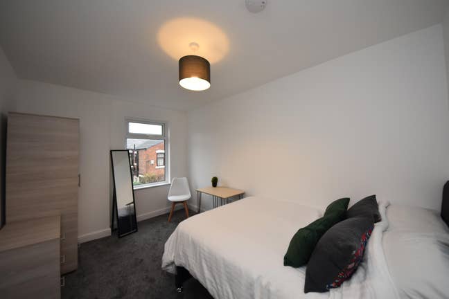 Hodges Street-Ensuite Furnished Rooms-Wigan Main Photo