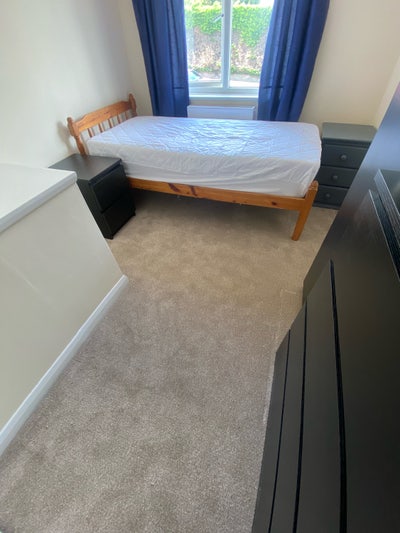 Room Available | Quiet Location with driveway Main Photo