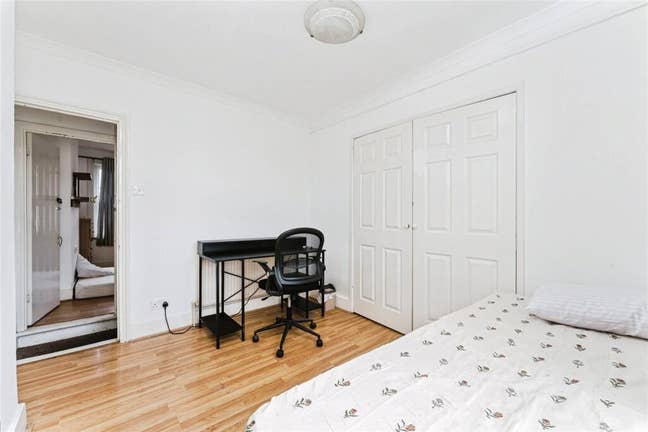 3 double room to rent Main Photo