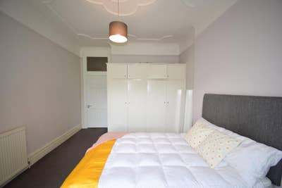 Modern House Share – Great Location & Amenities! Main Photo