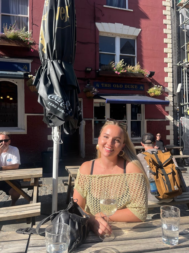 cabin crew looking to move to bristol Main Photo