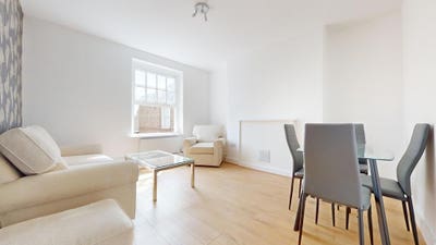 Newly Refurbished Two-Bedroom Apartment Main Photo
