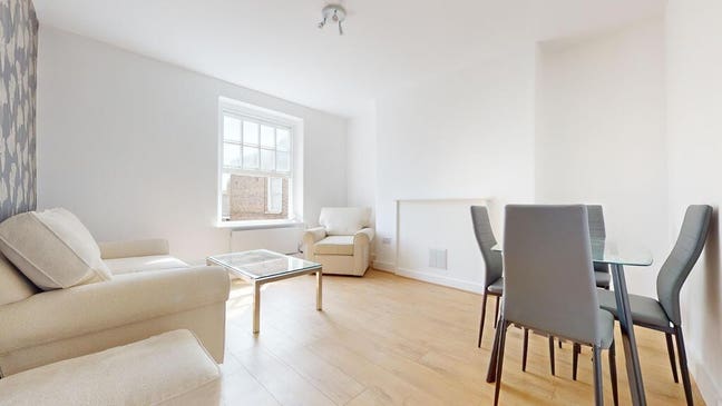 Newly Refurbished Two-Bedroom Apartment Main Photo