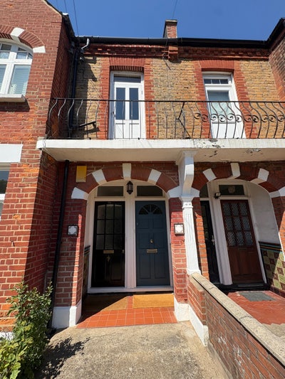 Room to Rent in Lovely Balham Garden Flat Main Photo