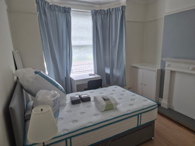 Furnished Room available, Minutes to City Centre Main Photo
