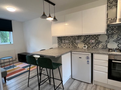 4 Double Room 2 bathroom with big garden  Main Photo