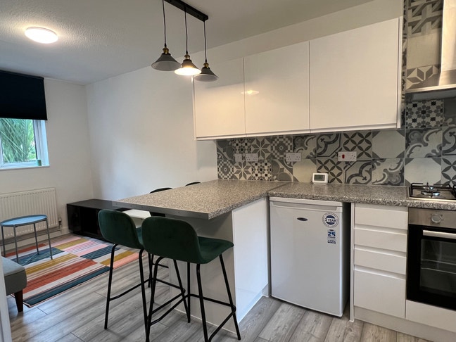 4 Double Room 2 bathroom with big garden  Main Photo