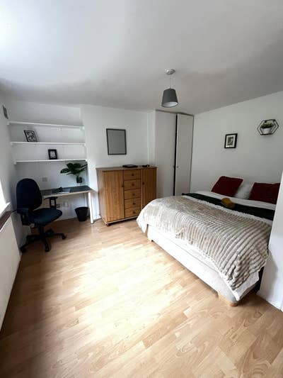 📅 **Viewings Taking Place Now – Message Us Today  Main Photo
