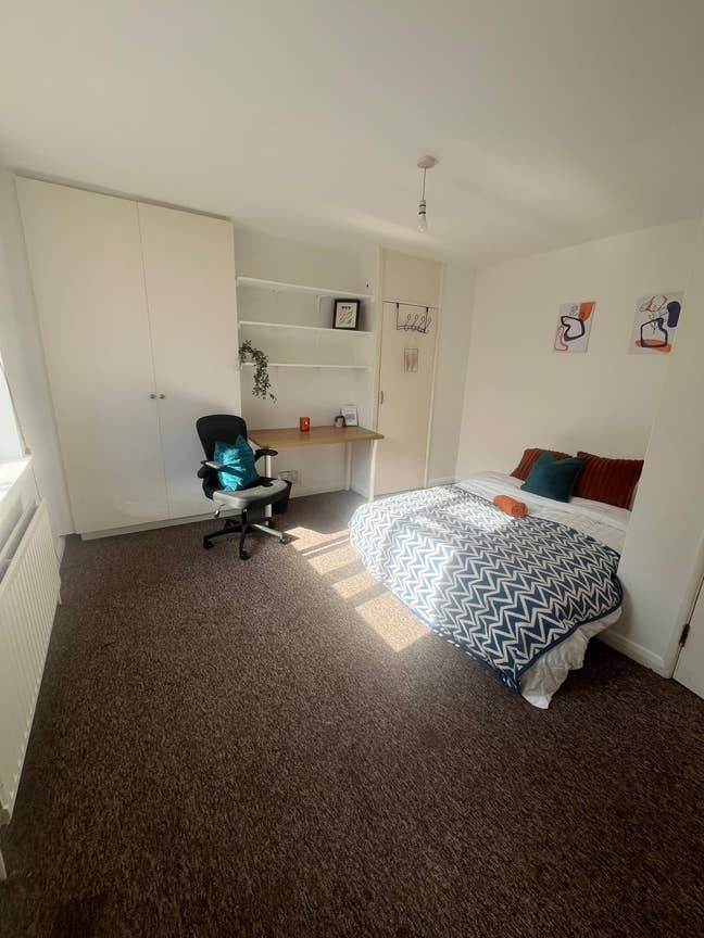 📅 **Viewings Taking Place Now – Message Us Today  Main Photo