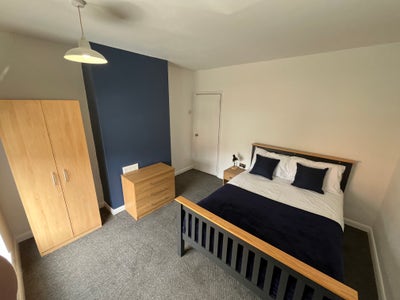 Furnished First Floor Room on Laurel Avenue Main Photo