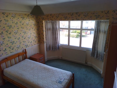 Large bay fronted room off Cherry Hinton Road Main Photo