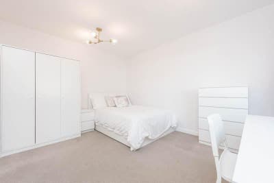 Marston – Quiet en-suite double Near City Centre Main Photo