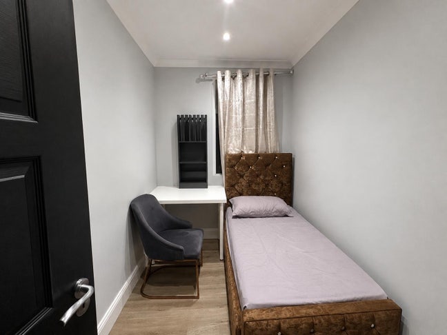 Single room for female Main Photo