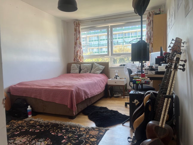 Room in a flat share on Caledonian Road Main Photo