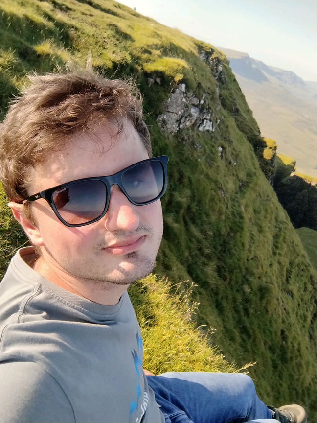 Professional looking for 1 bed flat Main Photo
