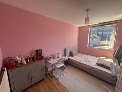 Double Room in Uxbridge - Prime Location  Main Photo
