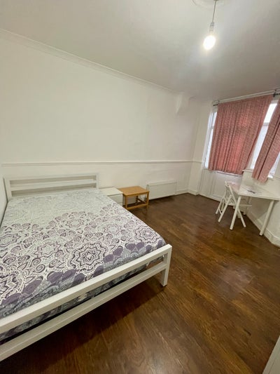 Massive Double Room For Couple+ Garden  Main Photo