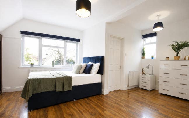 ✨Great Value Rooms in Lovely Pro Share in TW3 ✨ Main Photo