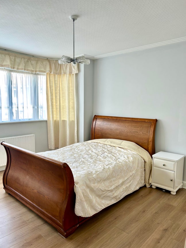 Spacious room in Willesden Green  Main Photo