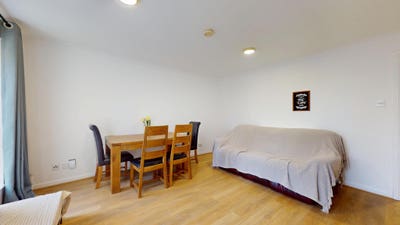 2B  Victoria hall E16  Main Photo