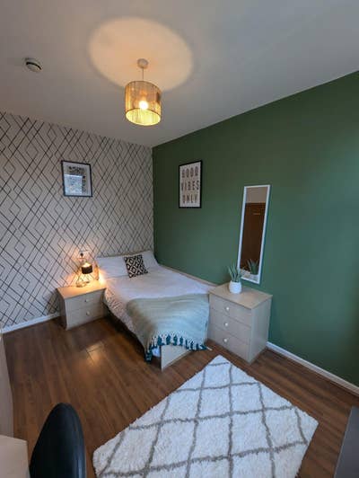 20% off August Rent Headingley Double Room! Main Photo