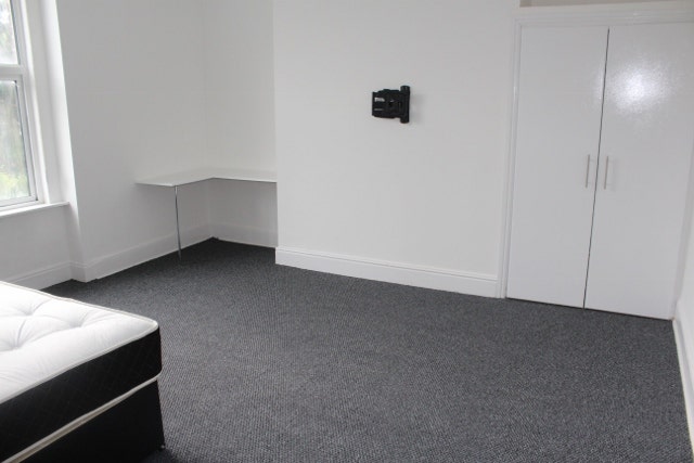 Room To Let - Students - Close To City Centre Main Photo
