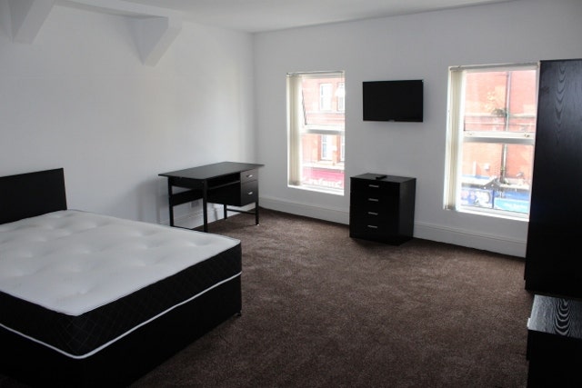 Room To Let - Students - Smithdown Road Main Photo