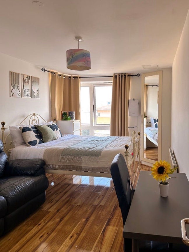 ✨ Double Room Available - Thames View 🌅 Main Photo