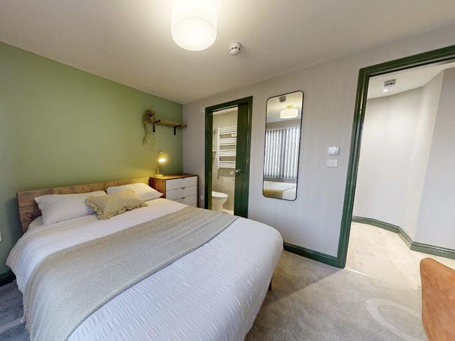 Ensuite Rooms Available 🏡 Warburg Crescent Main Photo