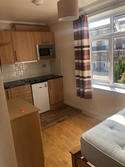 &pound;1150 En-Suite Room Suitable for Single User Only! Main Photo