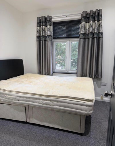 Room for rent Main Photo