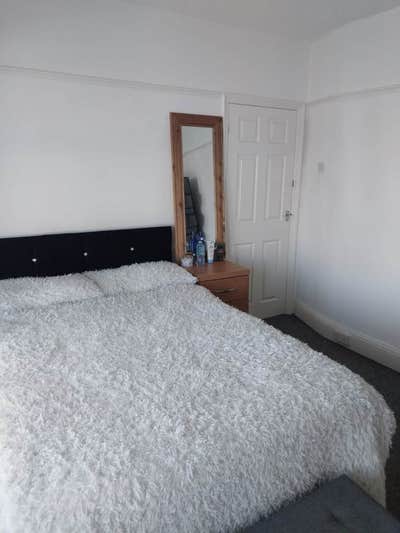 2 Double rooms are availableat Keswick Rd, FY1 Main Photo