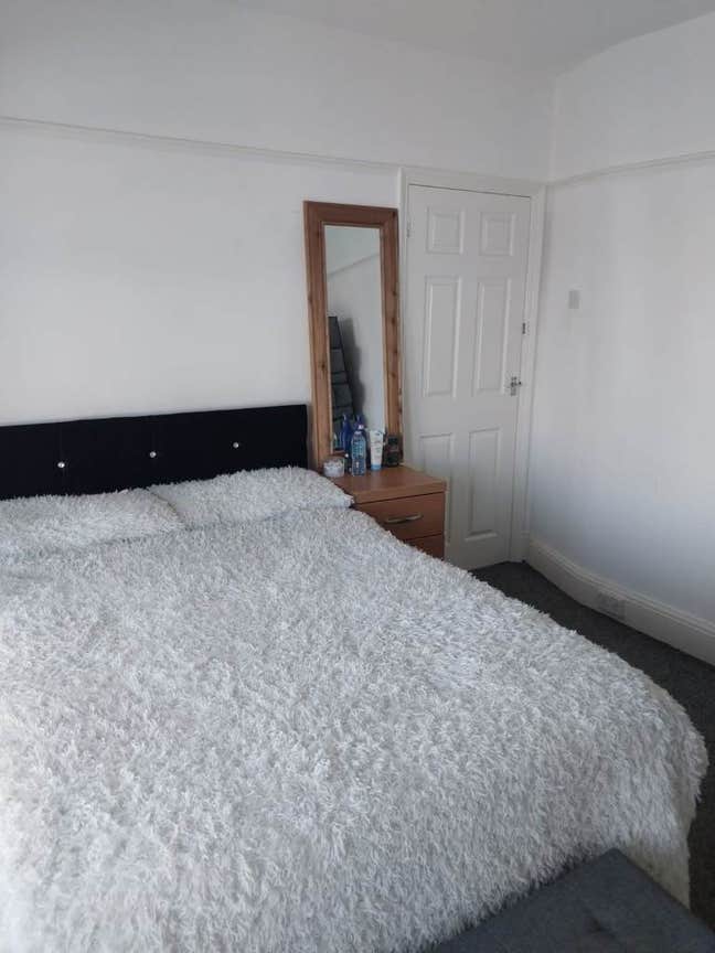 2 Double rooms are availableat Keswick Rd, FY1 Main Photo
