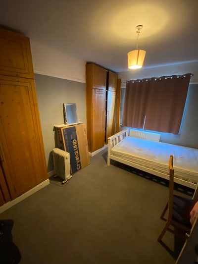 Room available in East Brighton Main Photo