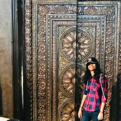 Professional Female seeks a single or double room Main Photo