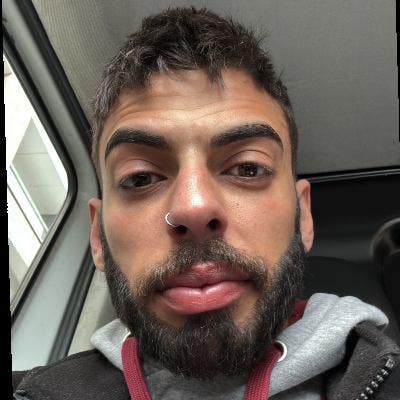 Professional Male seeks a double room Main Photo