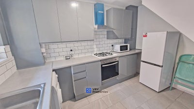 🏡✨ 3 Rooms Available – Old Street, London ✨🏡 Main Photo