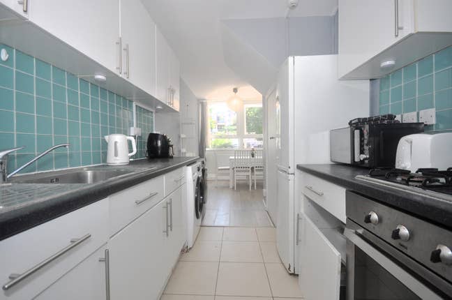 Spacious 5 Bedroom Flat in Euston! Main Photo