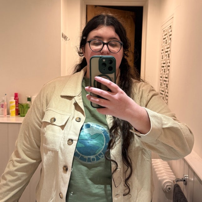 Hey, I’m Charley! Currently looking for a b... Main Photo