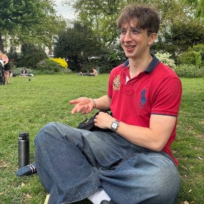 Looking for room/flatmates !! Main Photo