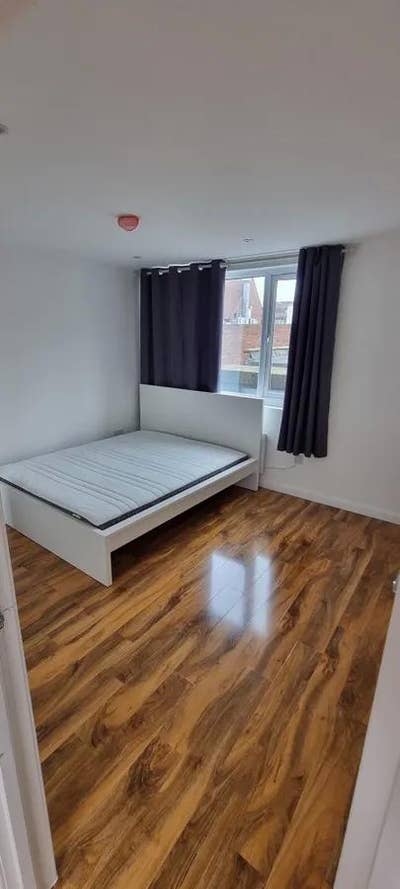 Bright & Central Flat Share - Available 1st Sept Main Photo