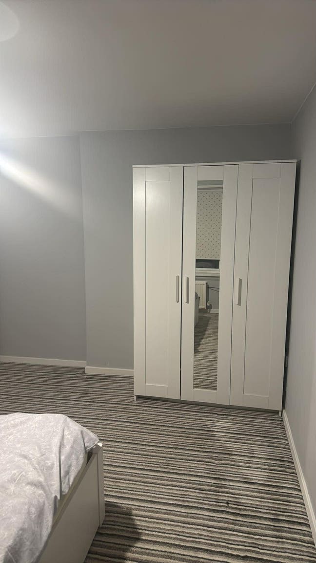 Double Room Available in Friendly, Quiet Home  Main Photo