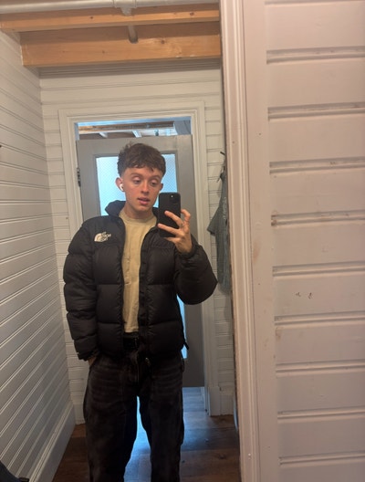 Young professional looking for social flat Main Photo
