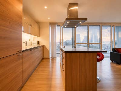 En-Suite Room | 3 Mins to Langdon Park DLR | E14 Main Photo