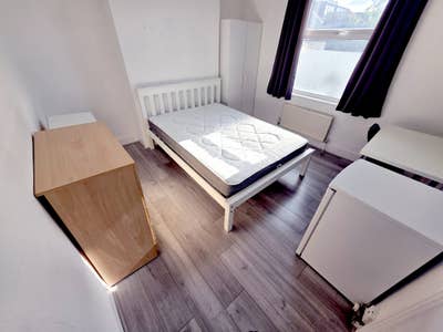 Furnished Room in Harringay – &pound;800 Bills Included Main Photo