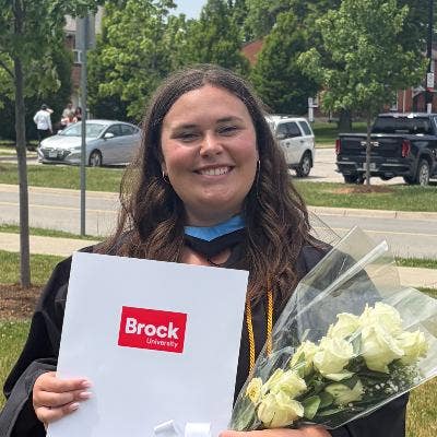 Canadian teacher looking for a room! Main Photo