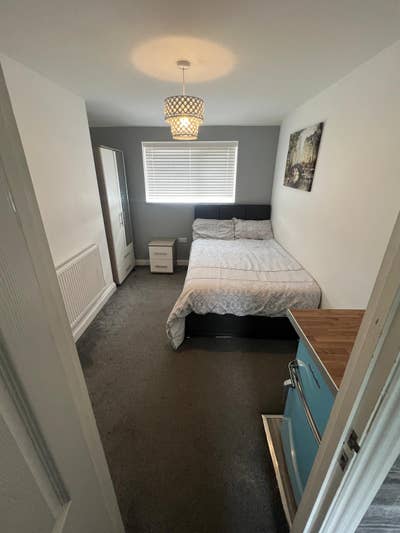 Spacious Room with Ensuite - NN17  Main Photo
