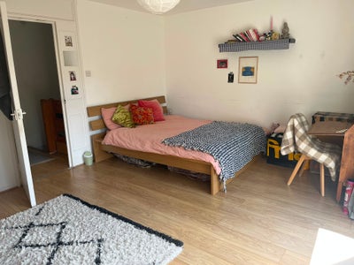Lovely Double Bedroom Heart of Hackney Main Photo