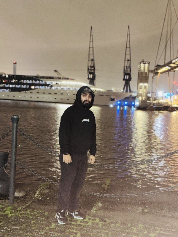 27 year old Male seeks a single or double room Main Photo