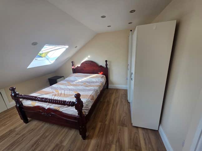 Beautiful Double Room Available –  (E13 8RU) Main Photo